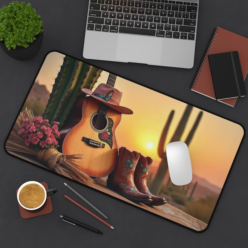 Tech Accessories To Gift - Alas Mouse Gitar Gurun, Hadiah Penggemar
