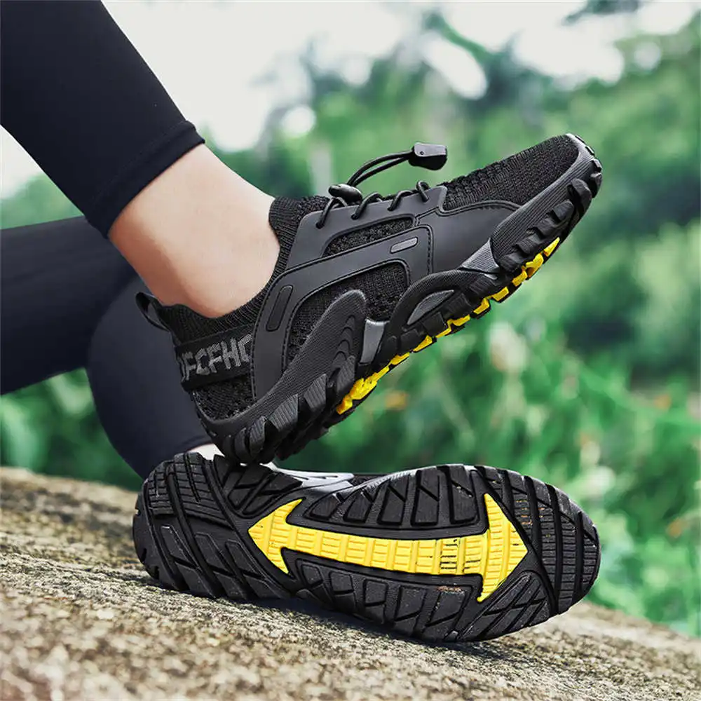 Tech Accessories Board - Sepatu bot Hiking Pria, sneaker olahraga